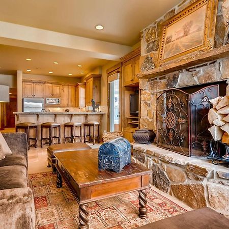 Mont Cervin Plaza Villa Park City Room photo